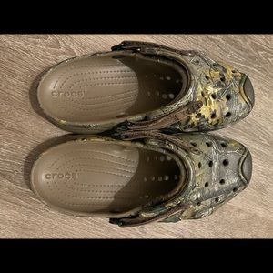 Crocs camo